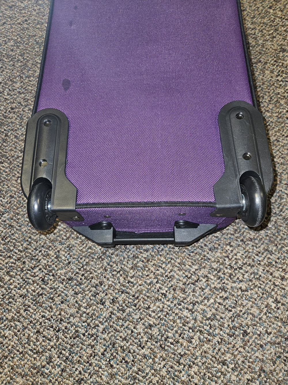 U.S. Traveler US5600 Rio 21" Carry-On Upright Carry-On Travel Tote NWT Purple - Picture 12 of 12
